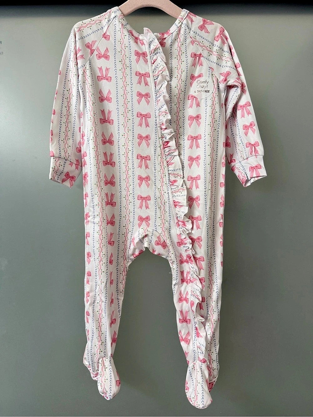 Tahari Baby Bow Print Footie Size 6/9M NWOT